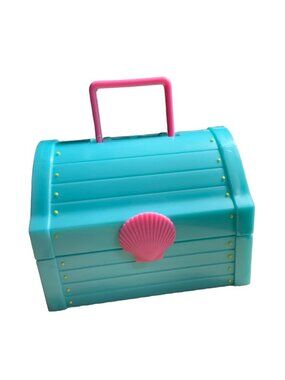 American Girl Wellie Wishers Ocean Treasure Chest and Seahorse